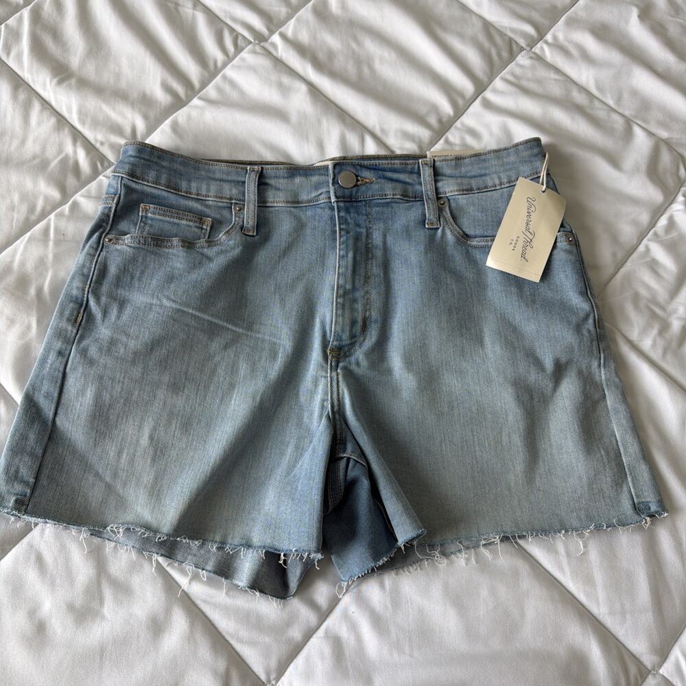 UNIVERSAL THREAD Women's Mint Vintage Stretch Cut-Off Midi Jean Shorts sz 12